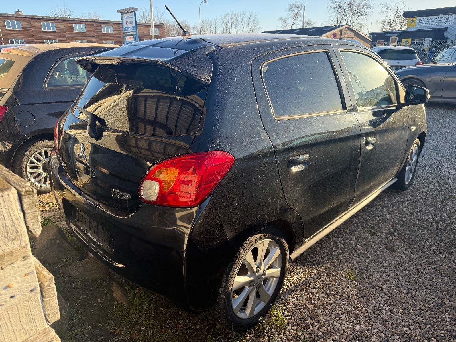 Sort Mitsubishi Space Star fra 2015