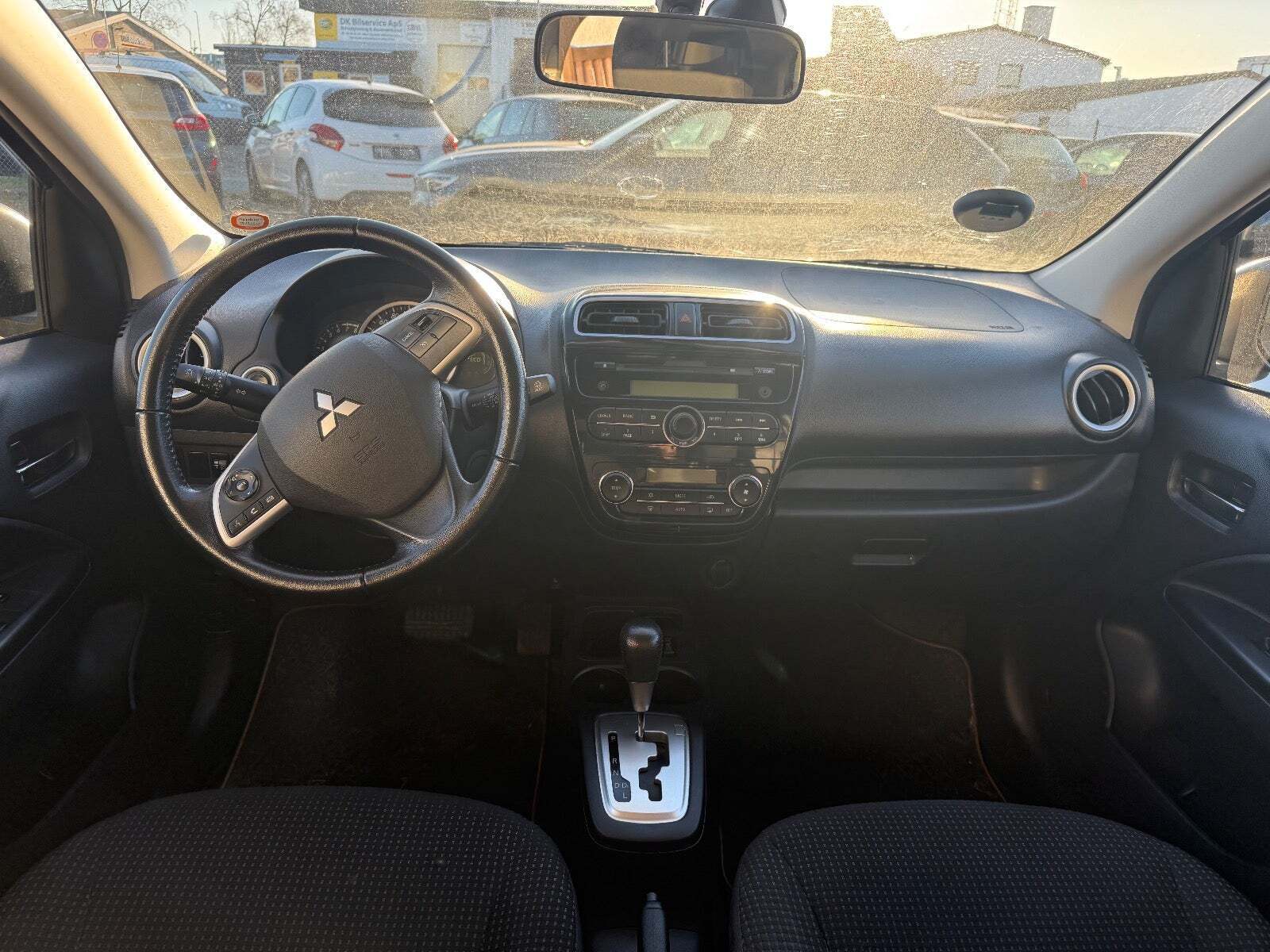 Sort Mitsubishi Space Star fra 2015