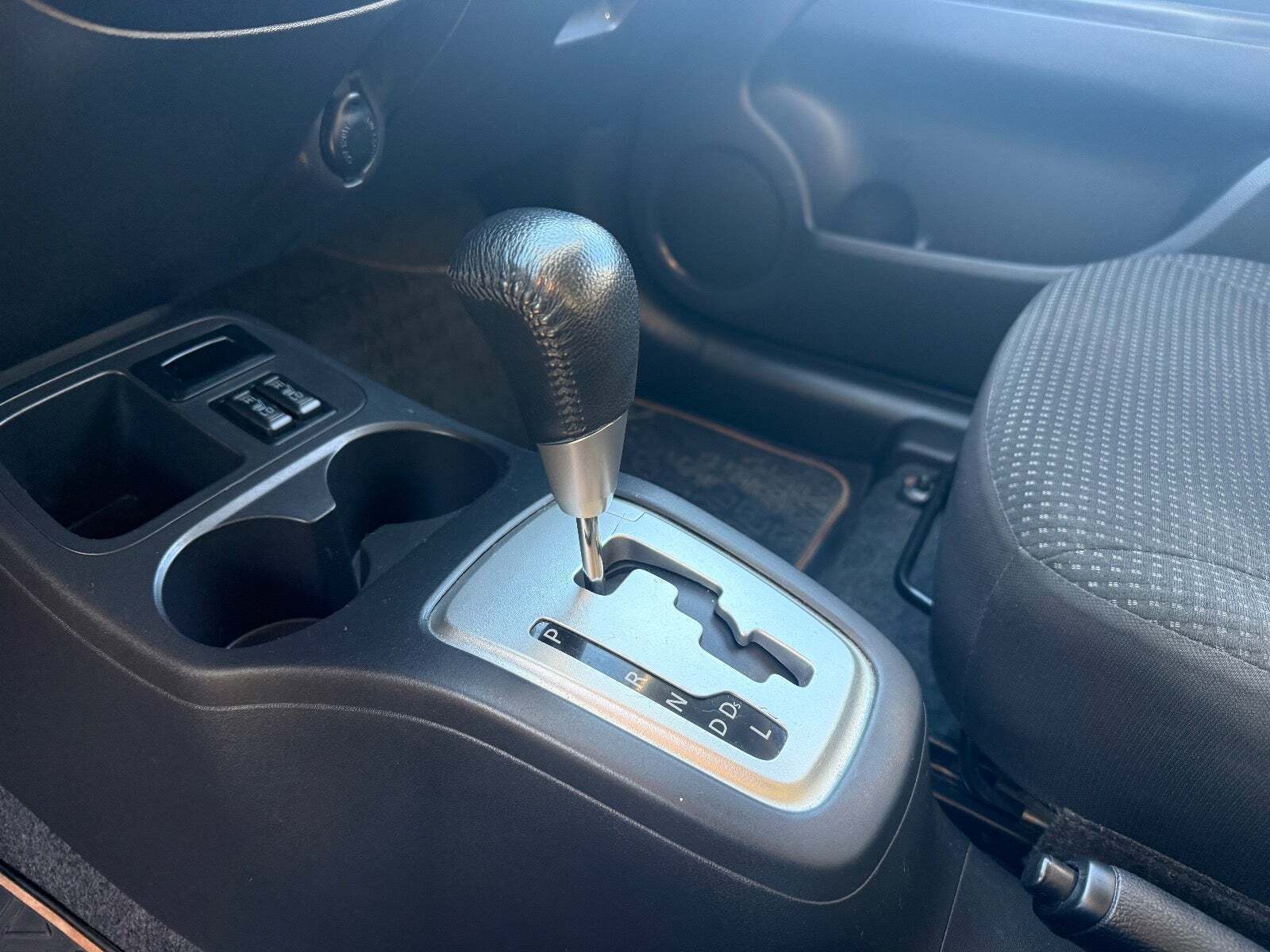 Sort Mitsubishi Space Star fra 2015