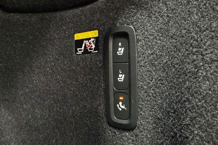 Grå Volvo XC40 fra 2019