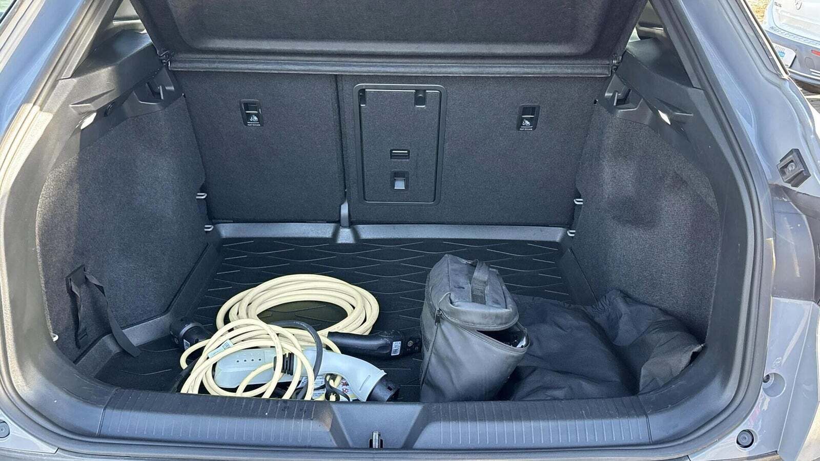 Grå VW ID.4 fra 2023