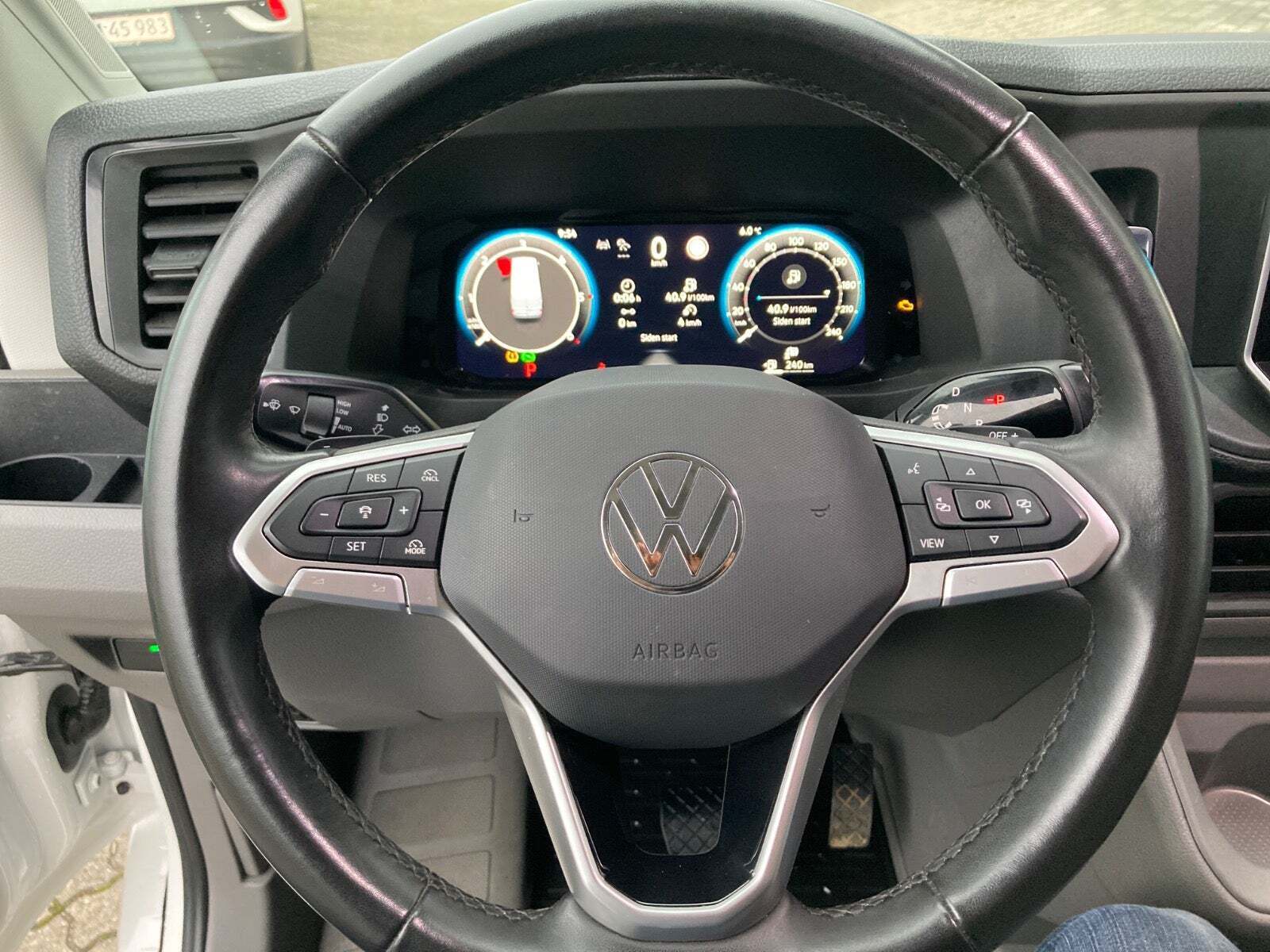 VW Crafter 35 2,0 TDi 177 Kassevogn L3H3 aut.