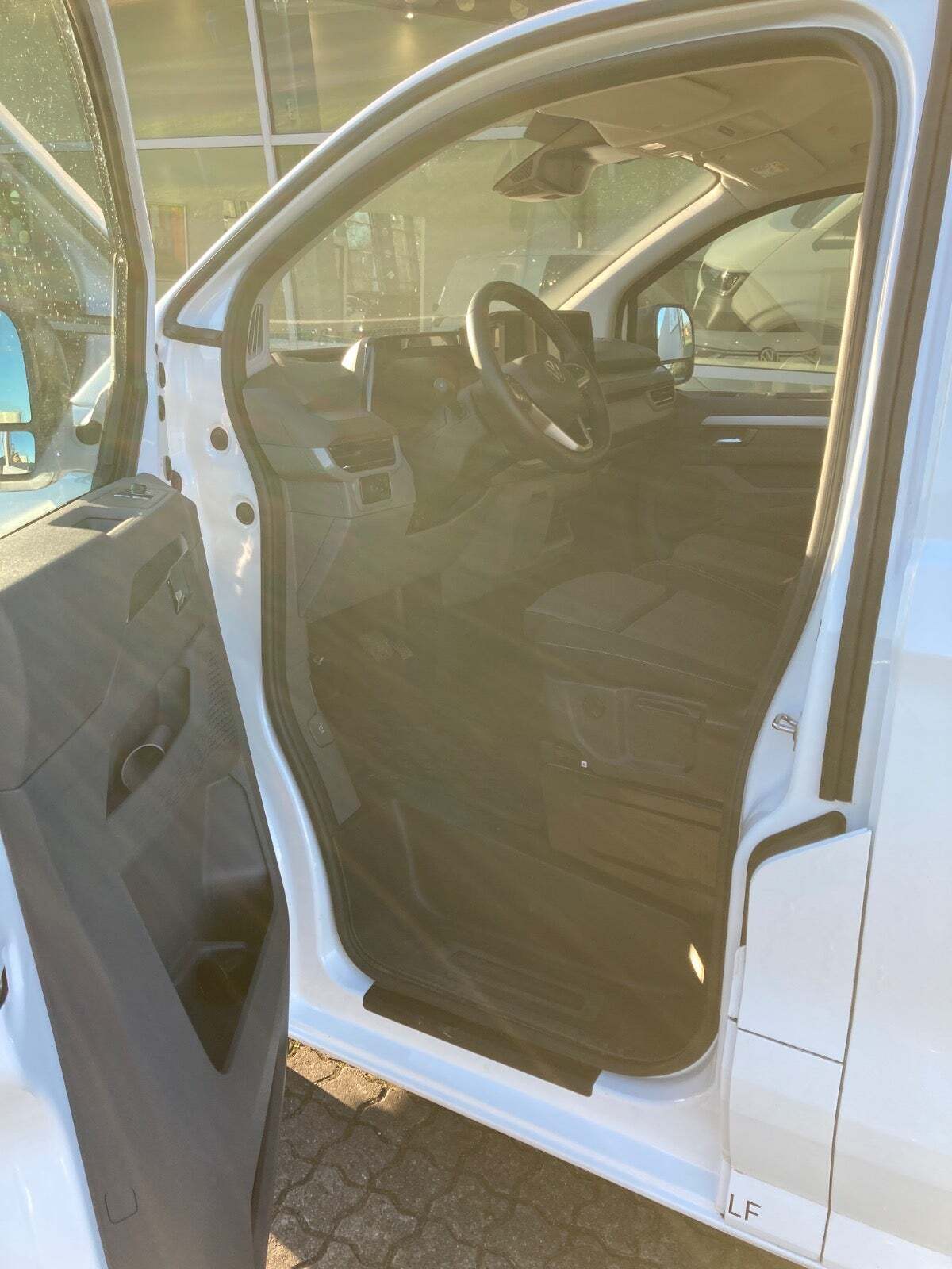 VW Transporter 2,0 TDi 150 Comfort Kassevogn aut. LWB