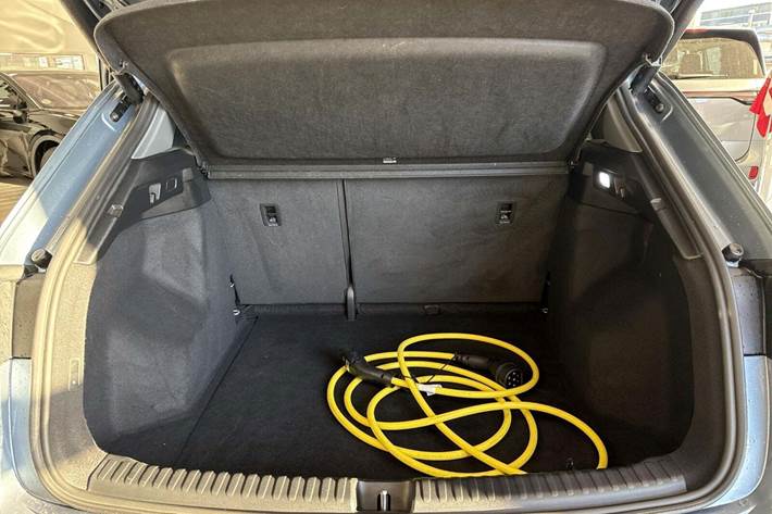 Gul Audi Q4 e-tron fra 2023