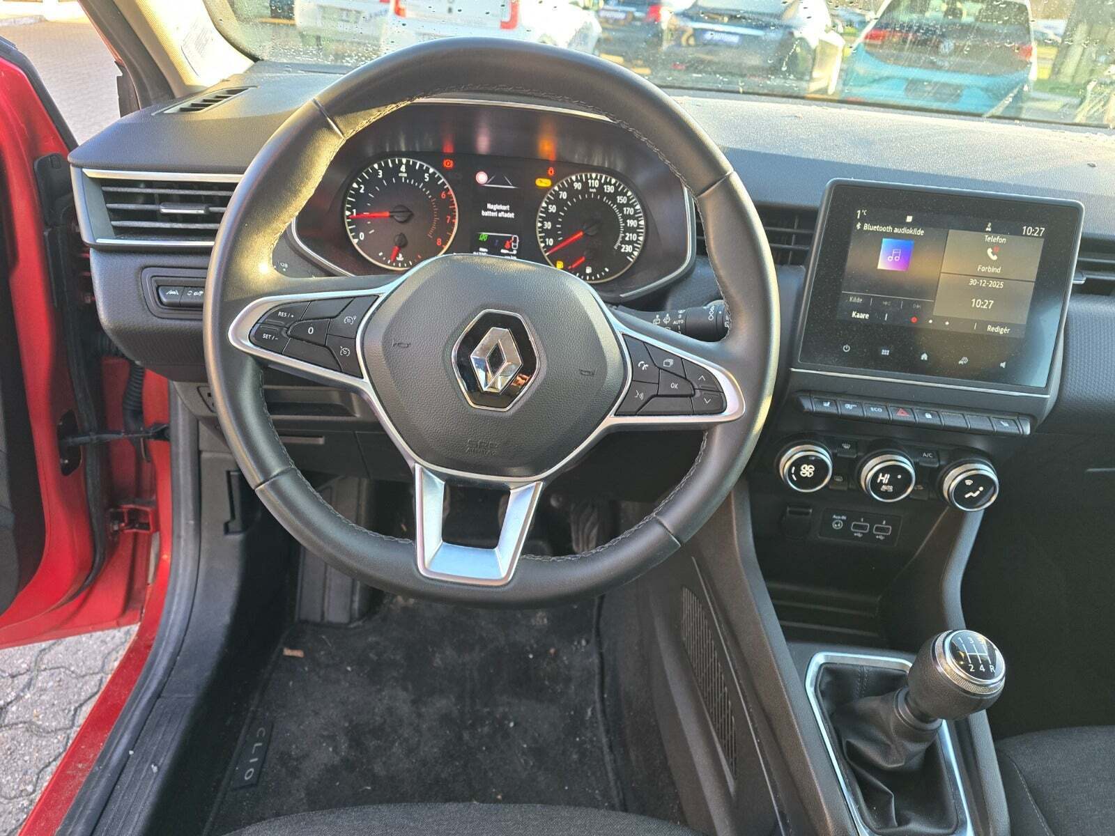 Rød Renault Clio V fra 2019