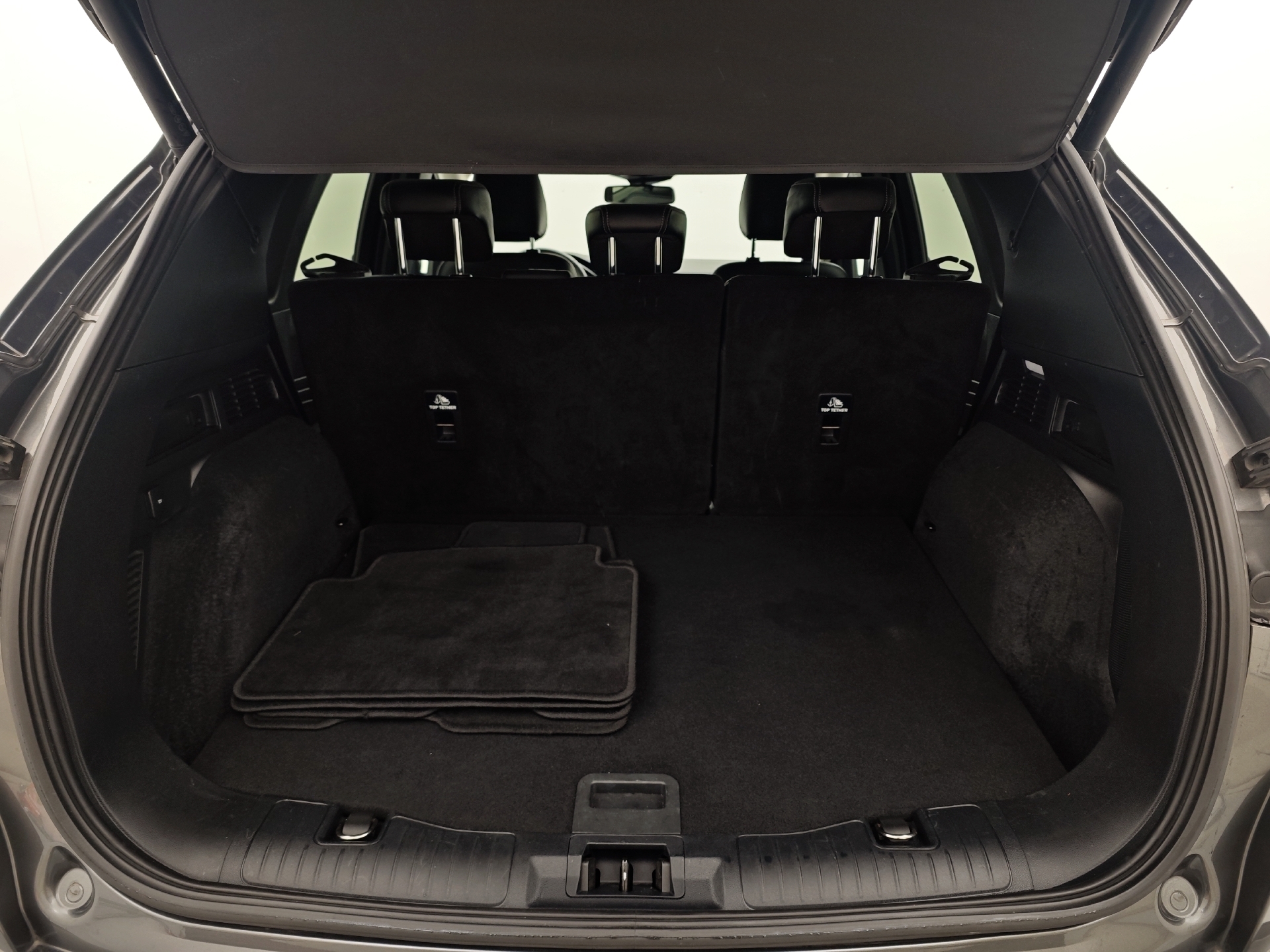 Grå Ford Kuga fra 2021