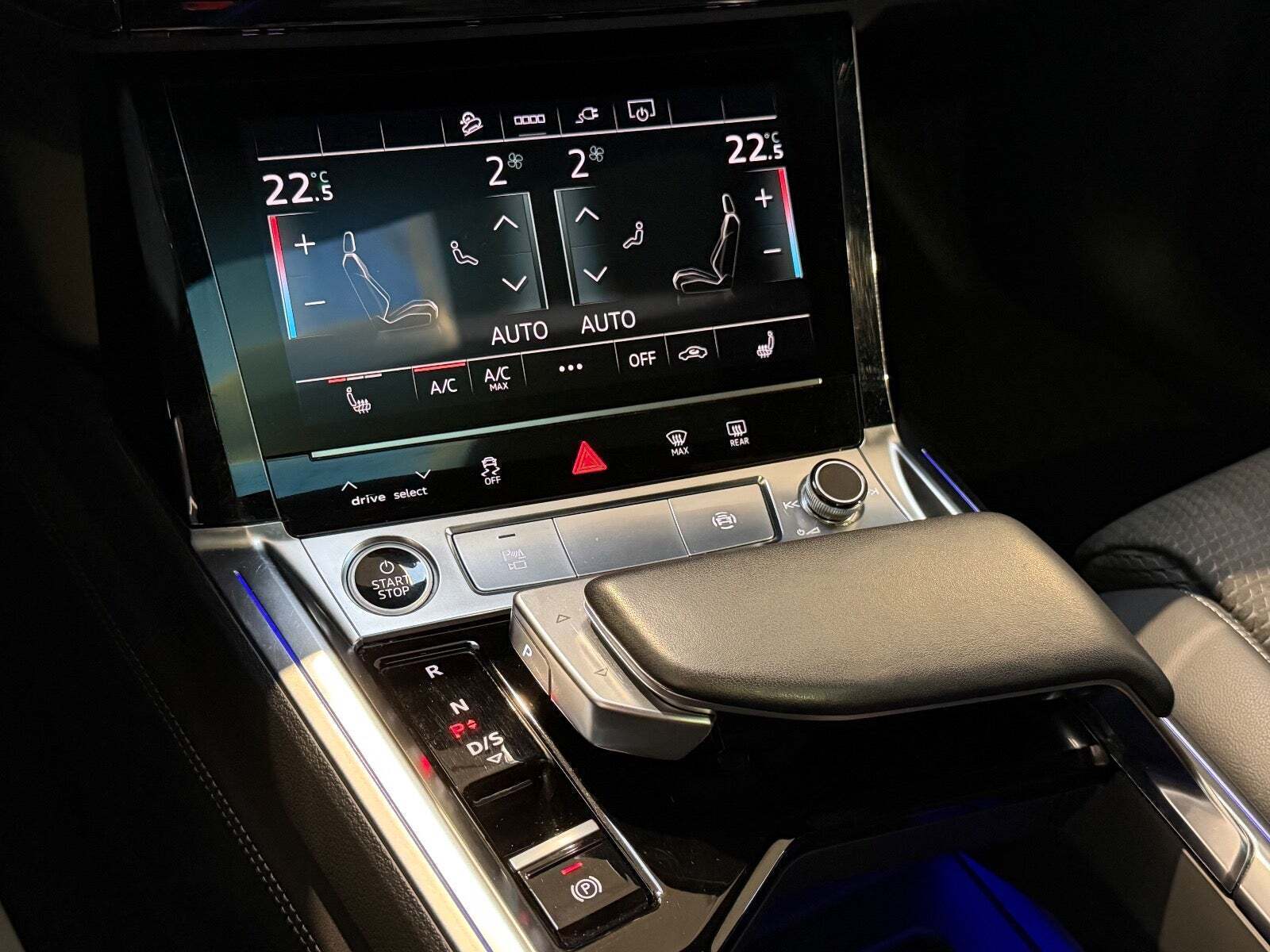 Blå Audi e-tron fra 2022