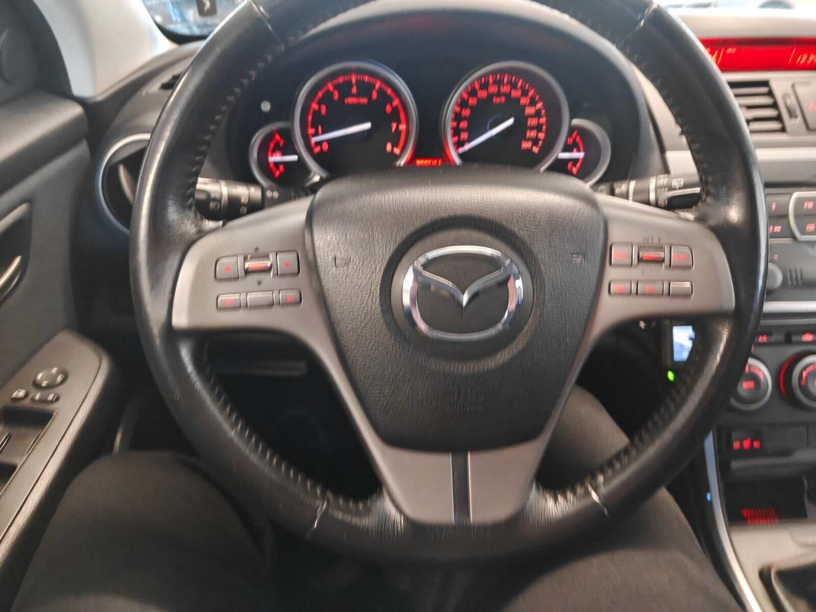 Gul Mazda 6 fra 2008