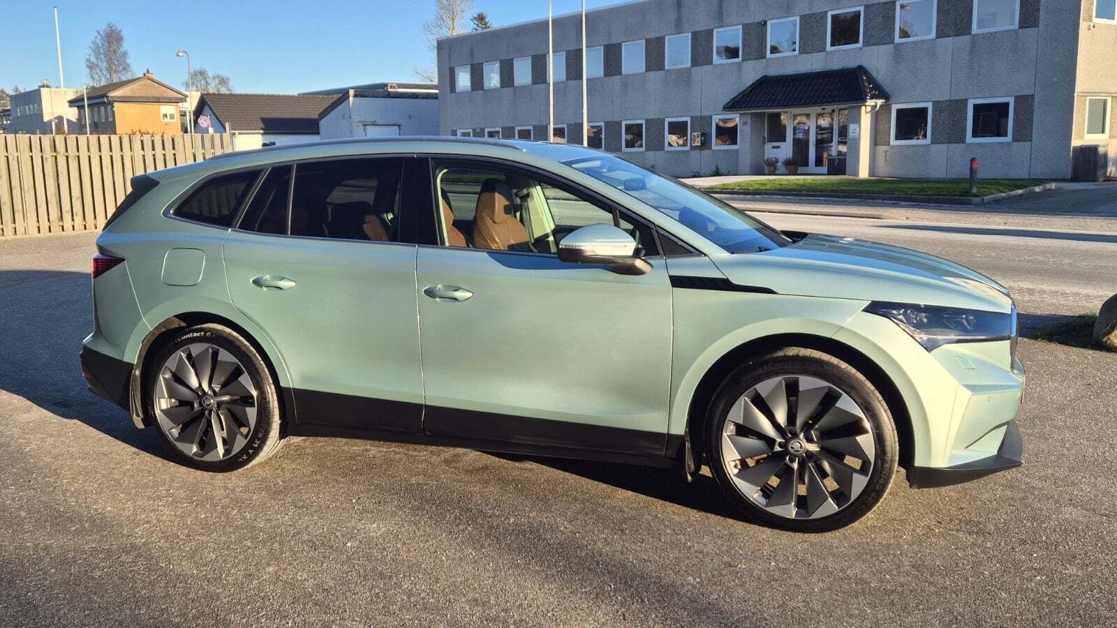 Skoda Enyaq 80 iV Plus Design Selection