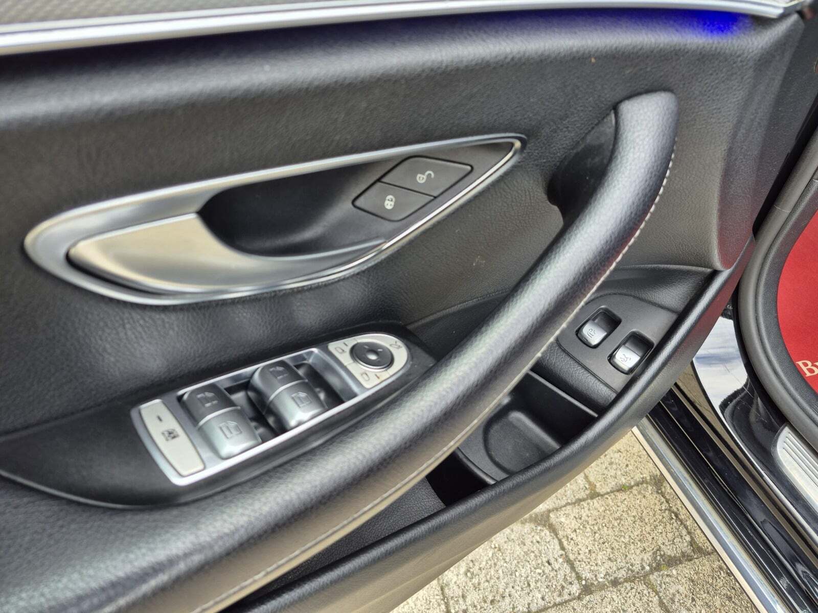 Sort Mercedes E220 d fra 2018