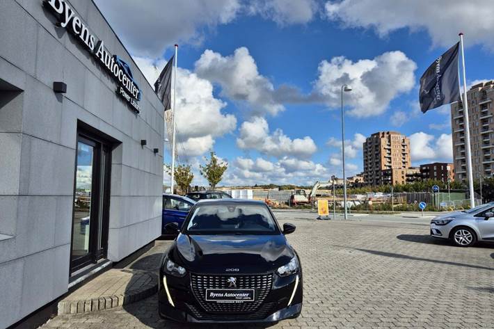 Sort Peugeot 208 fra 2020