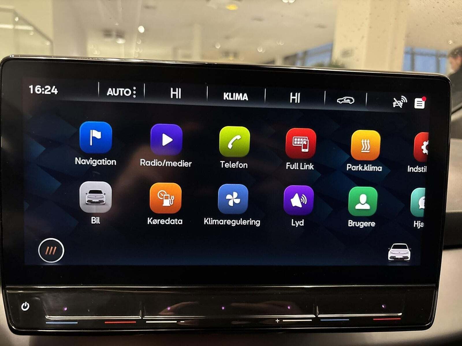 Blå Cupra Born fra 2024