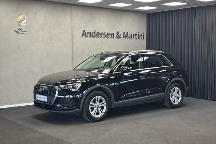 Sort Audi Q3 fra 2019 set udefra