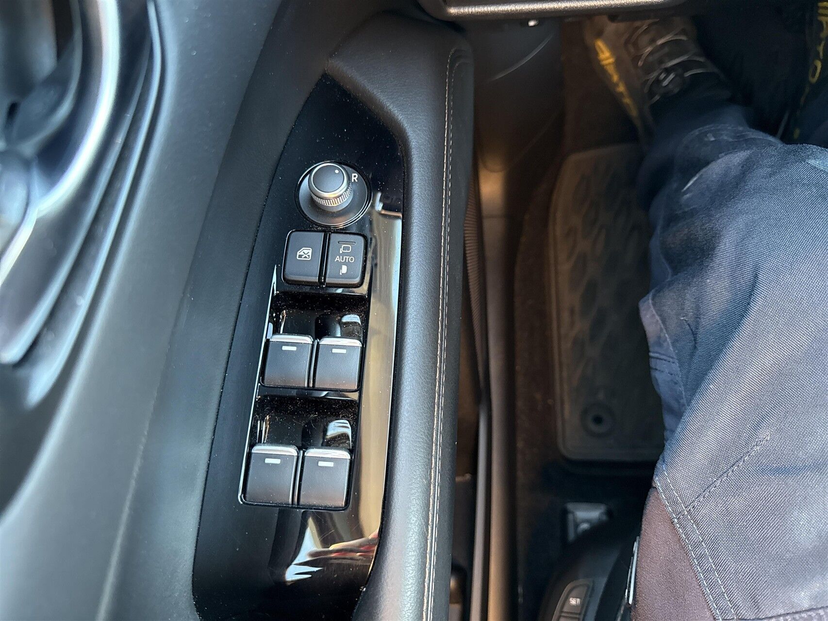 Grå Mazda CX-5 fra 2024