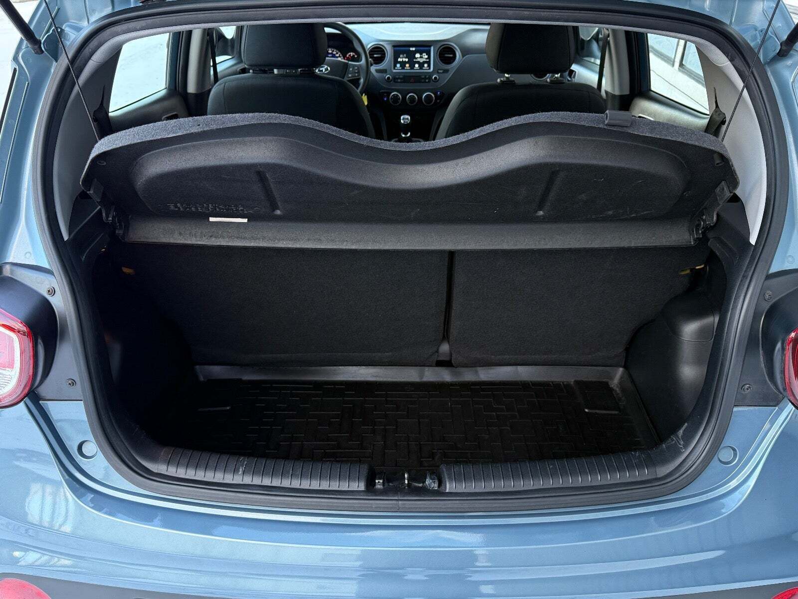 Blå Hyundai i10 fra 2019