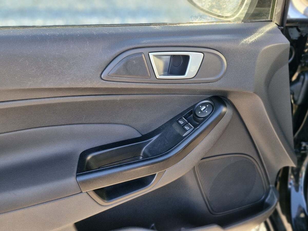 Sort Ford Fiesta fra 2013