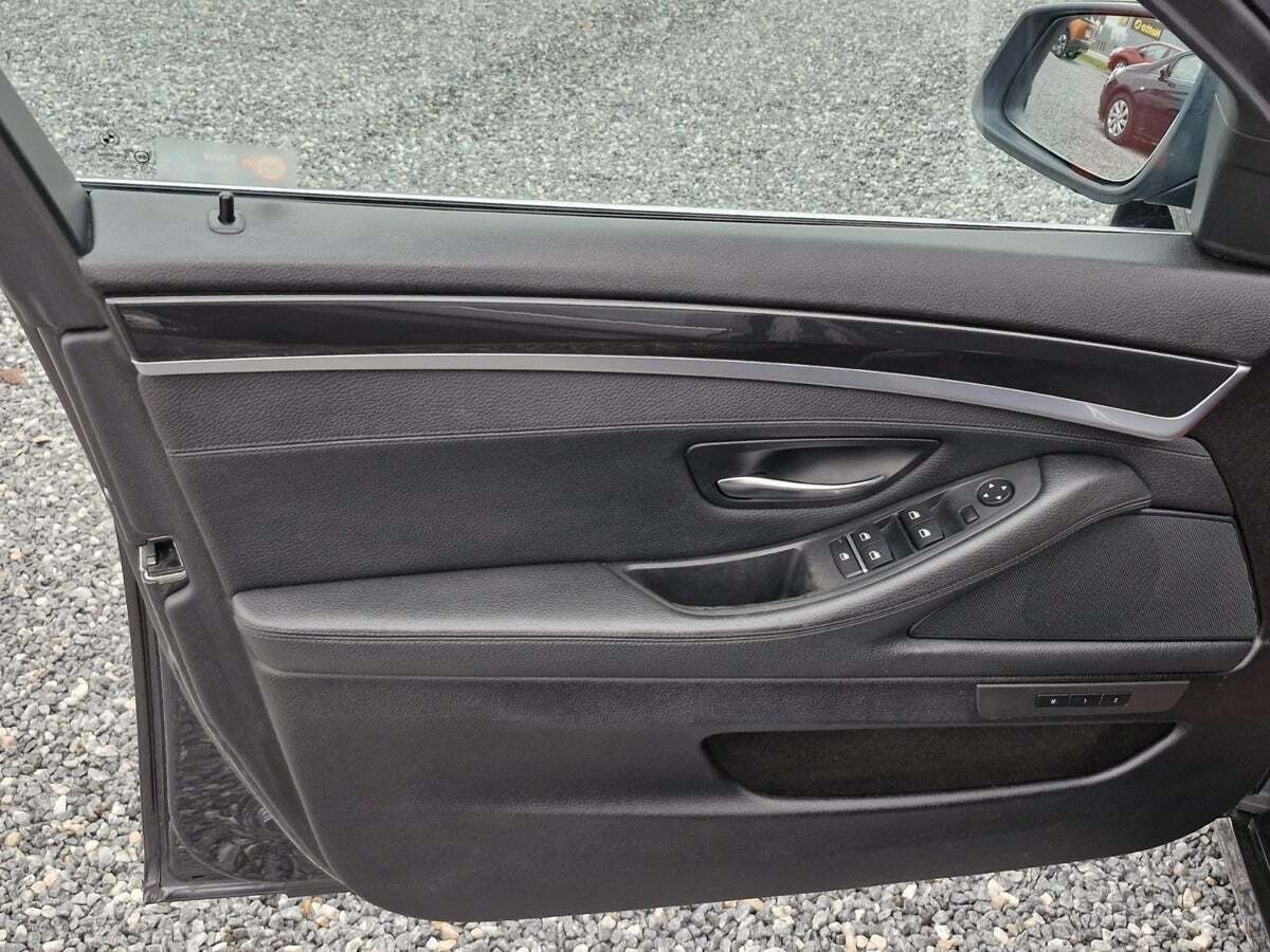 Sort BMW 525d fra 2011