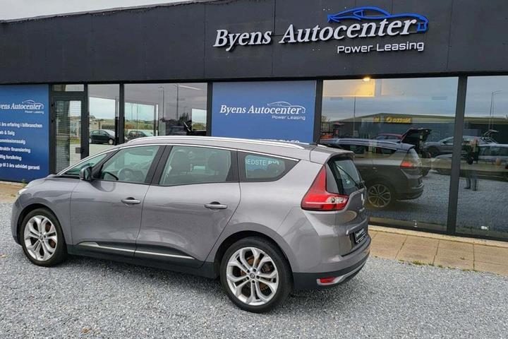 Grå Renault Grand Scenic IV fra 2018