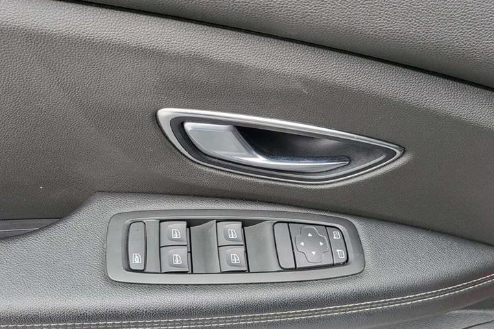 Grå Renault Grand Scenic IV fra 2018