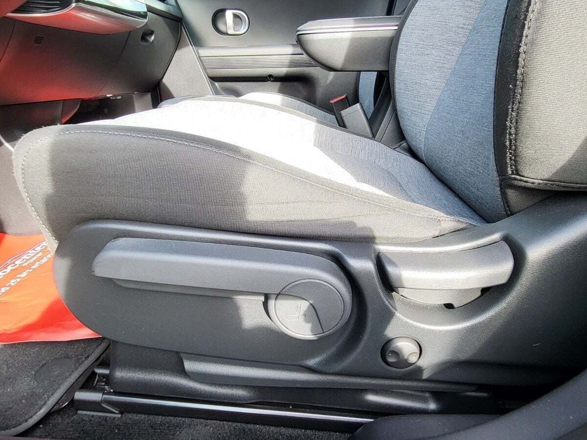 Grå Renault Grand Scenic IV fra 2018