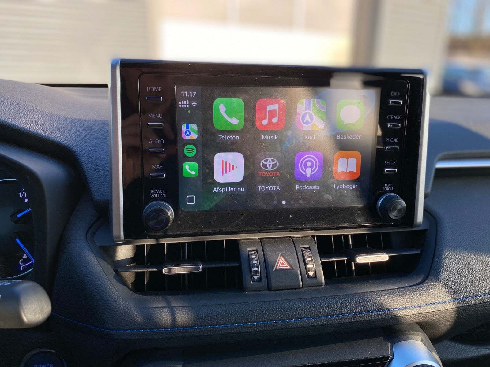 Hvid Toyota RAV4 fra 2019