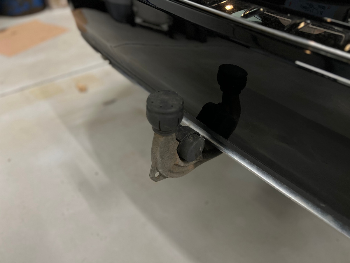 Sort Mercedes B200 fra 2017