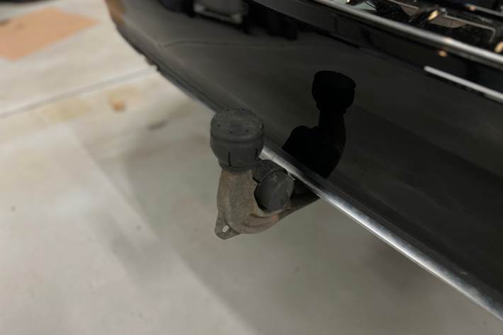 Sort Mercedes B200 fra 2017