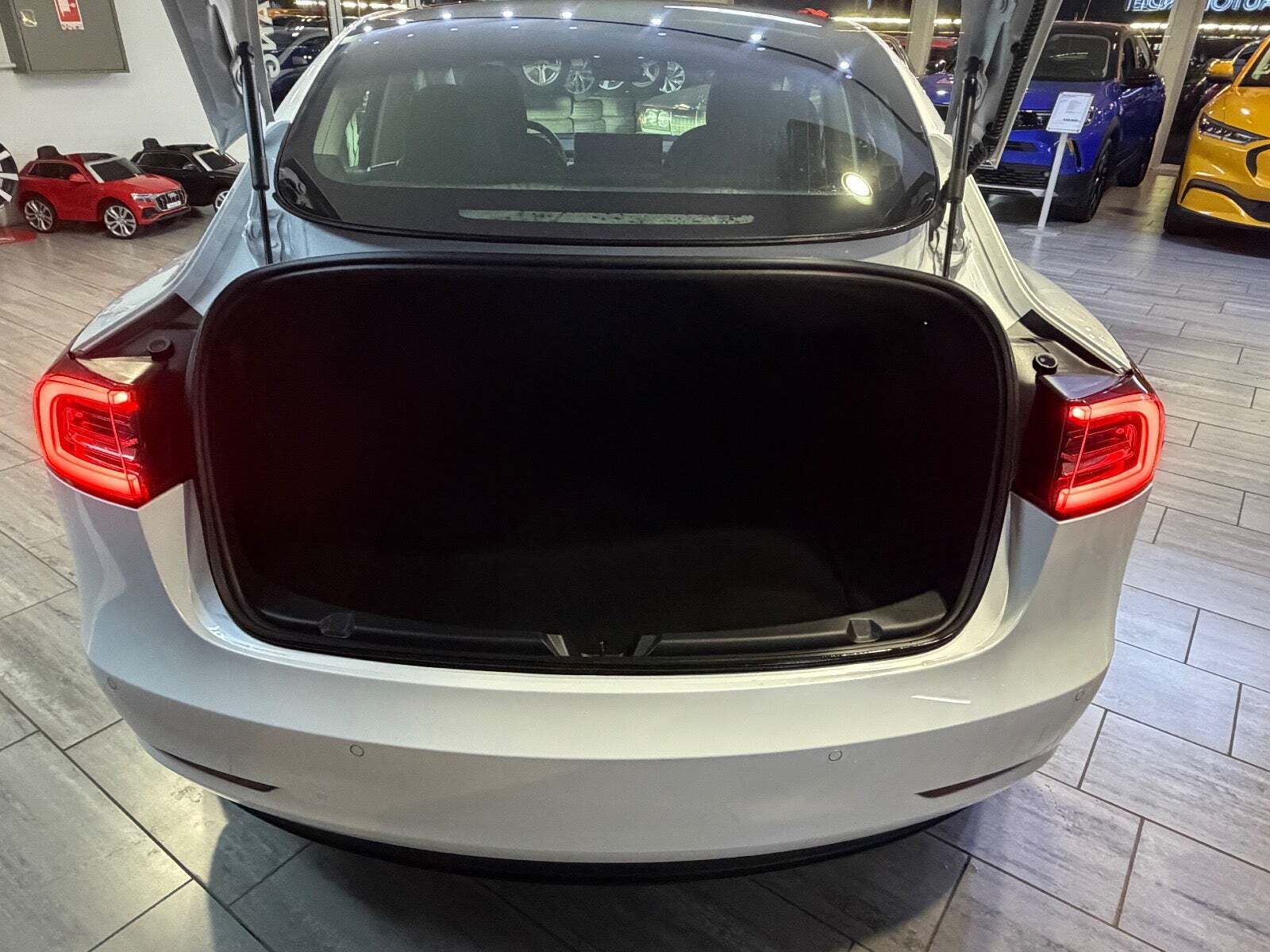 Tesla Model 3 Standard Range+ RWD