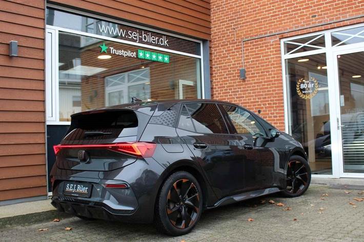 Grå Cupra Born fra 2022