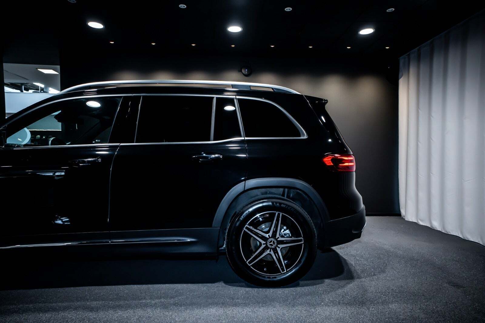 Sort Mercedes EQB250+ fra 2026