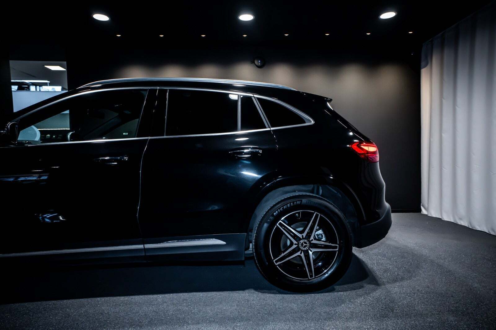 Sort Mercedes EQA250+ fra 2025