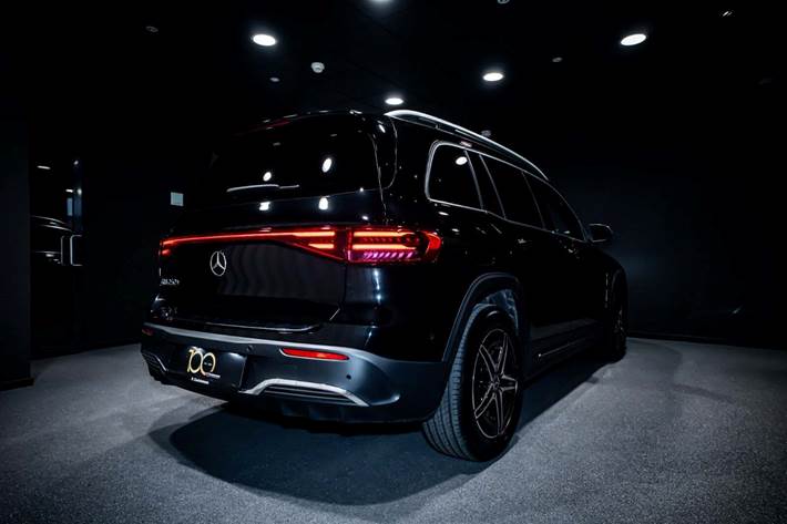 Sort Mercedes EQB250+ fra 2026