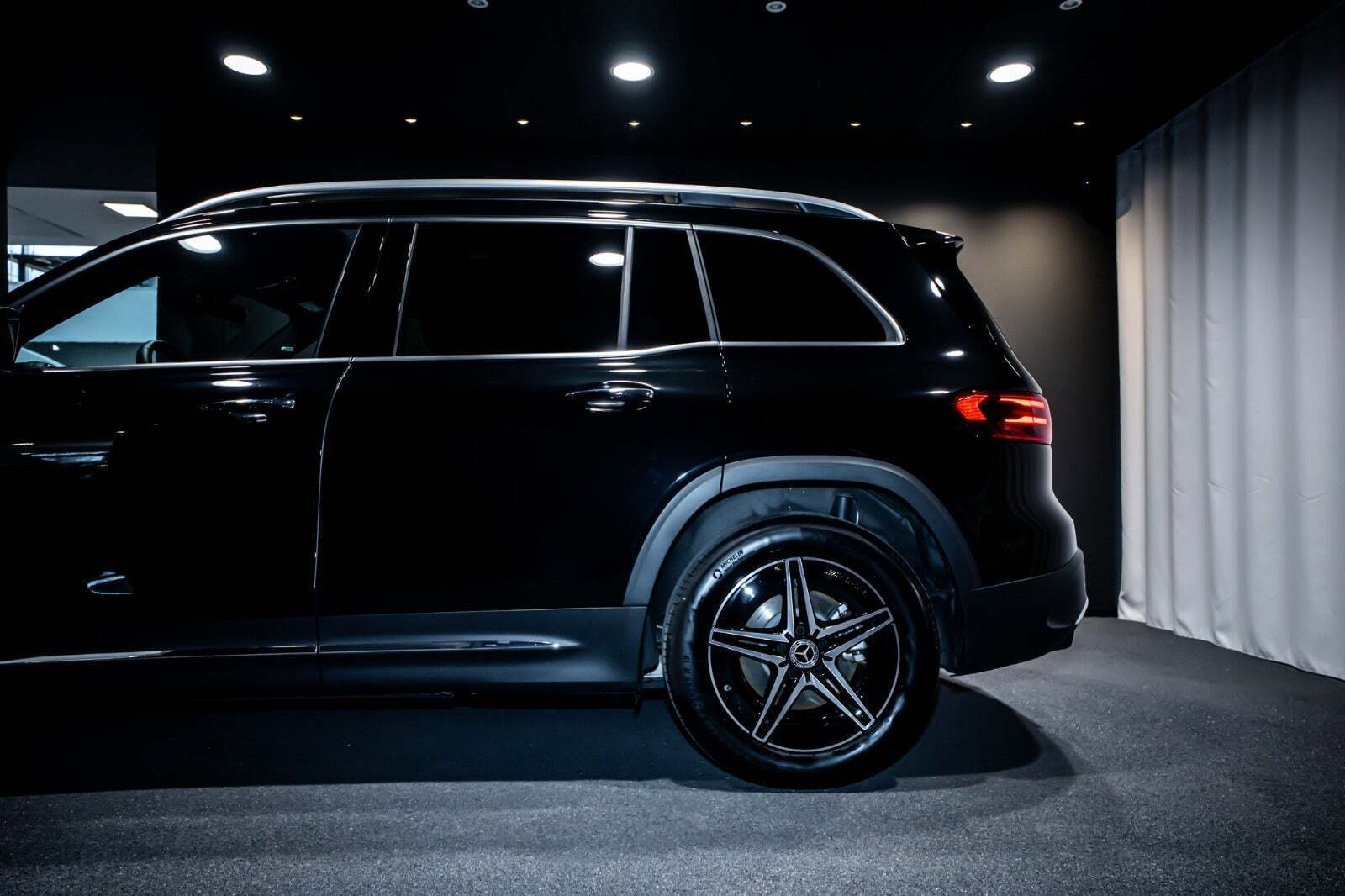 Sort Mercedes EQB250+ fra 2026