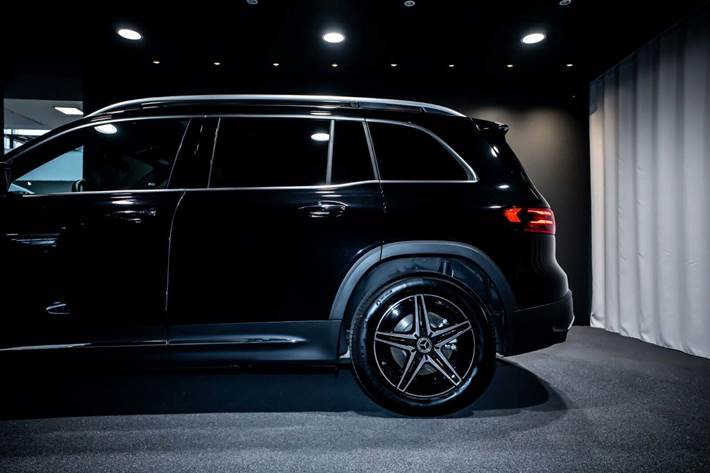 Sort Mercedes EQB250+ fra 2026