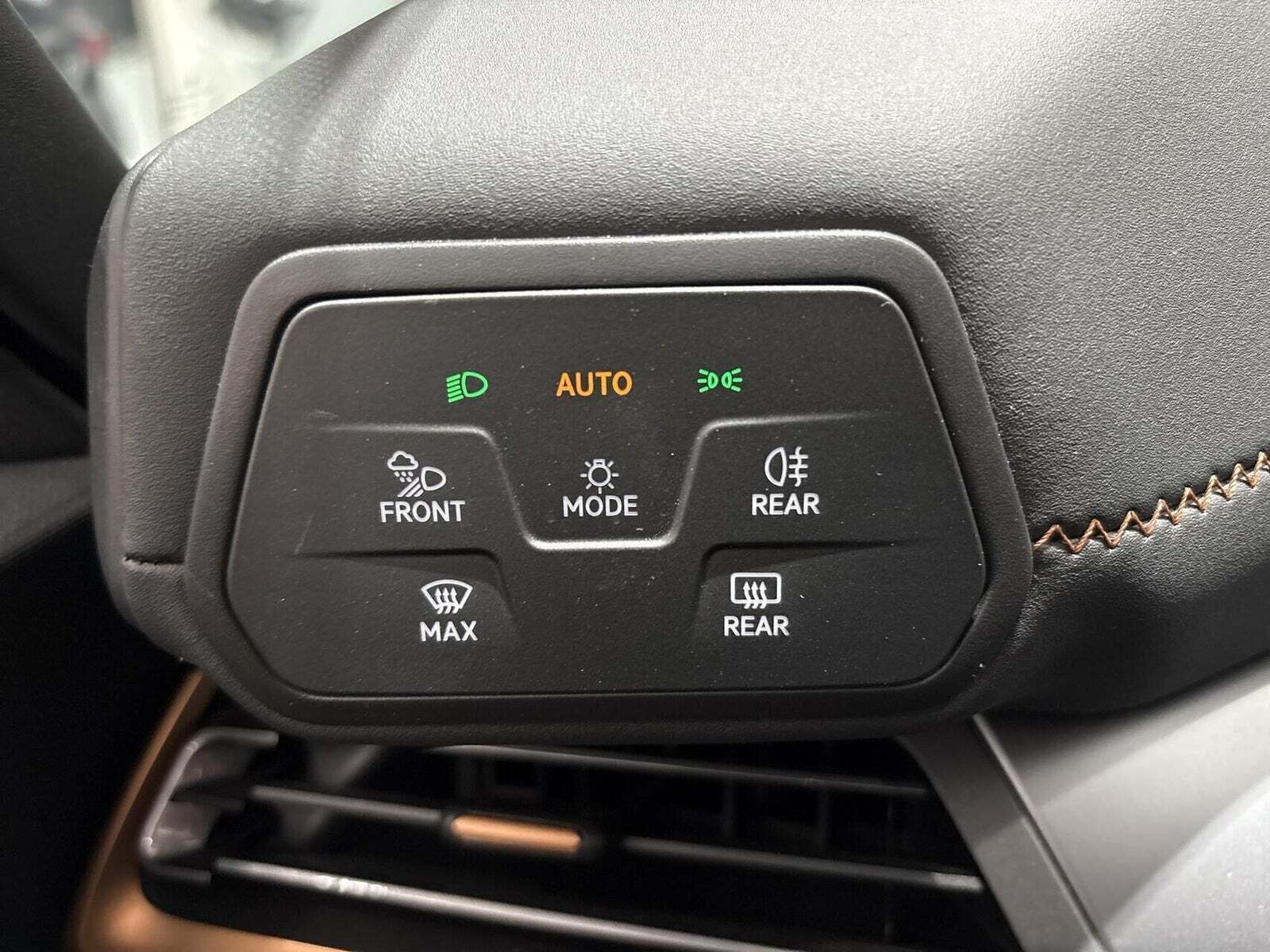 Grå Cupra Born fra 2025