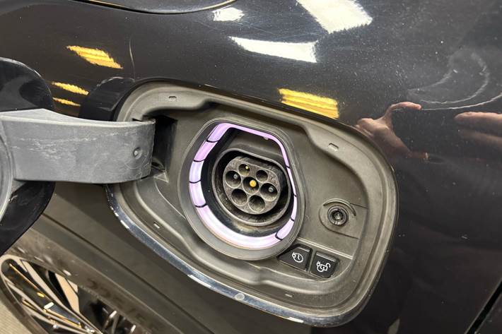 Sort Ford Kuga fra 2020