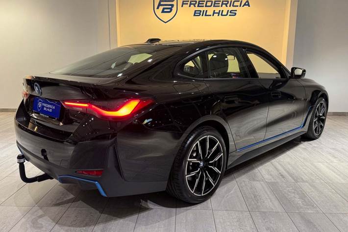 Sort BMW i4 fra 2023