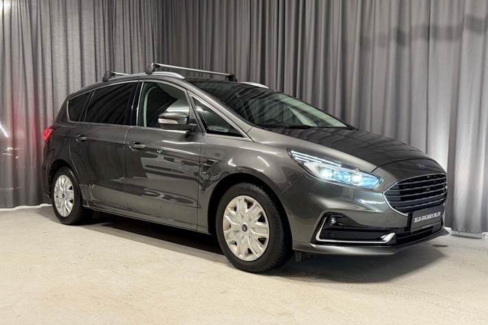 Grå Ford S-MAX fra 2021