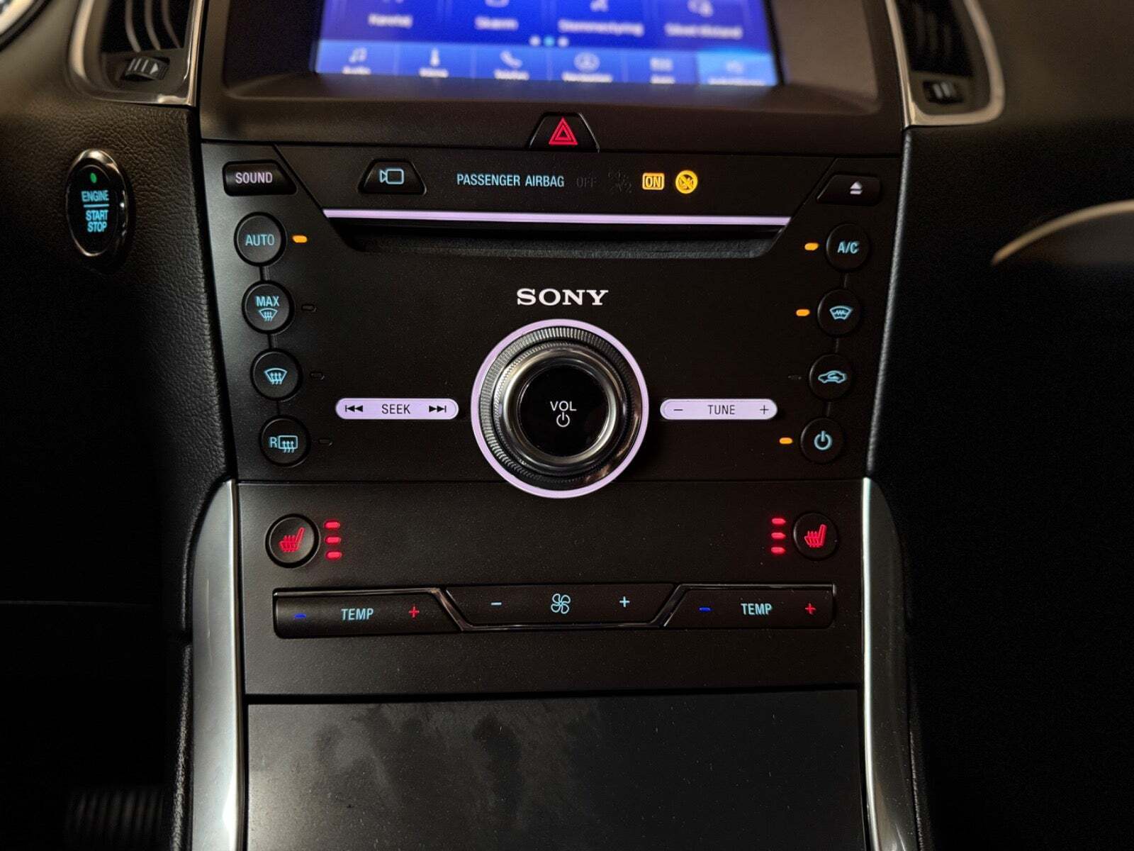 Grå Ford S-MAX fra 2021