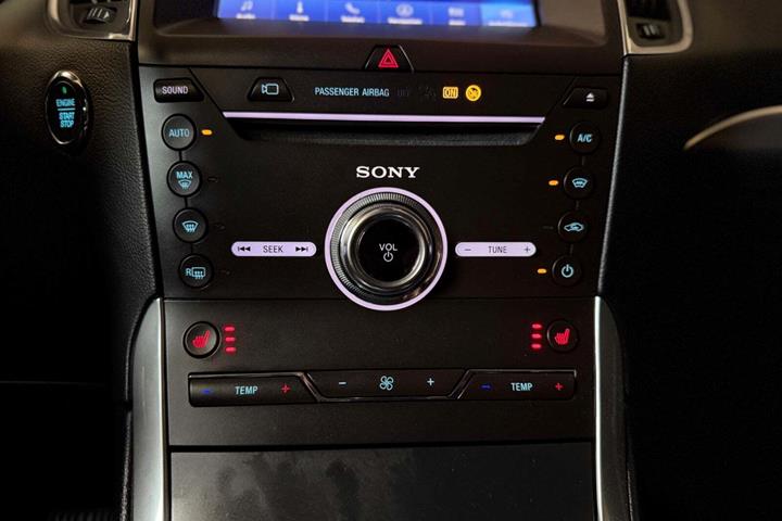 Grå Ford S-MAX fra 2021