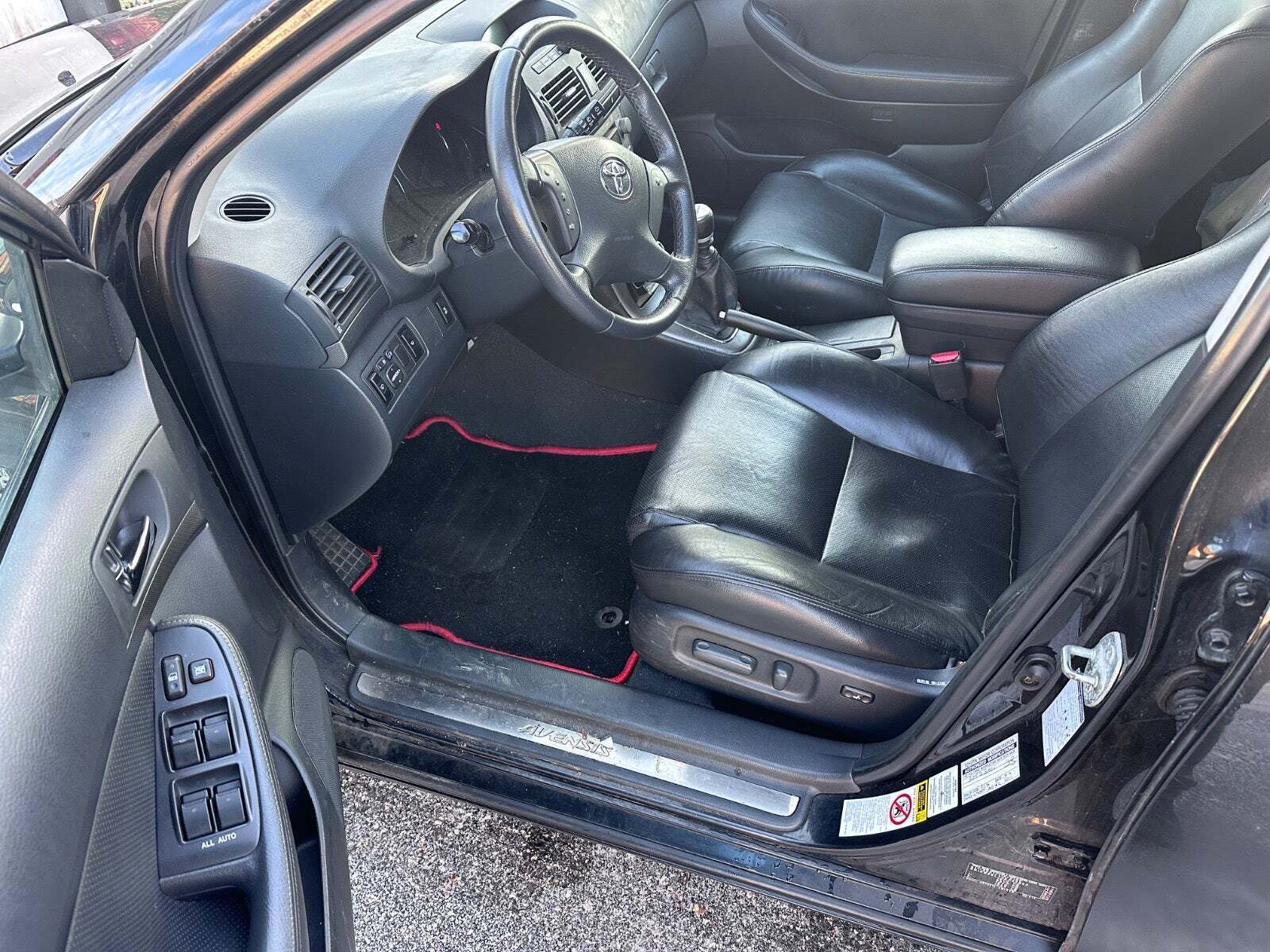 Toyota Avensis 2,2 D-CAT 177 Executive Sport stc.