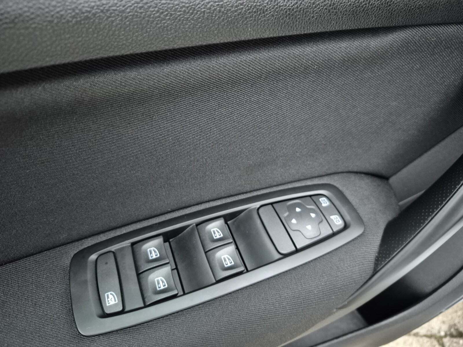 Hvid Renault Megane IV fra 2022