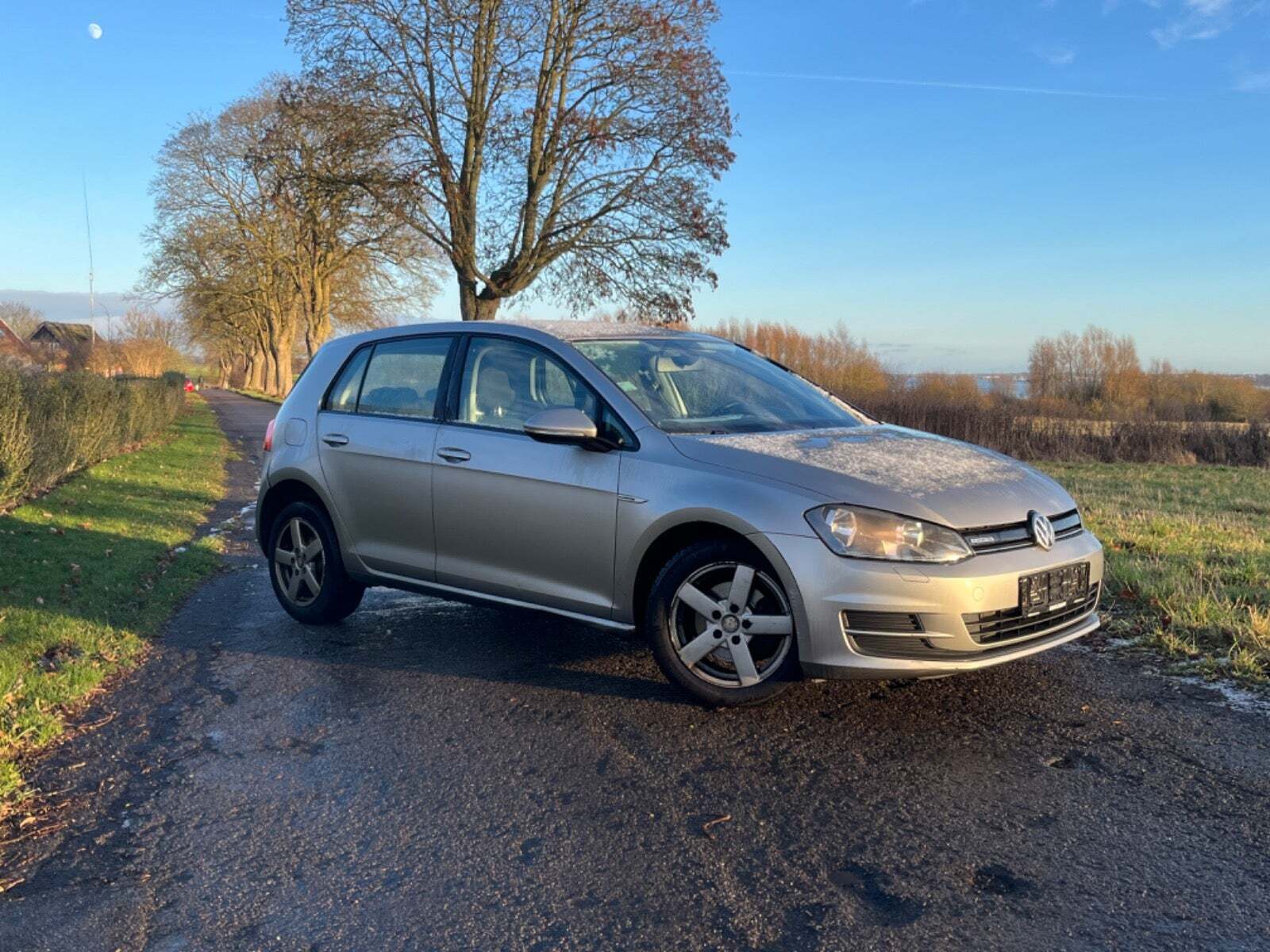 Orange VW Golf VII fra 2014