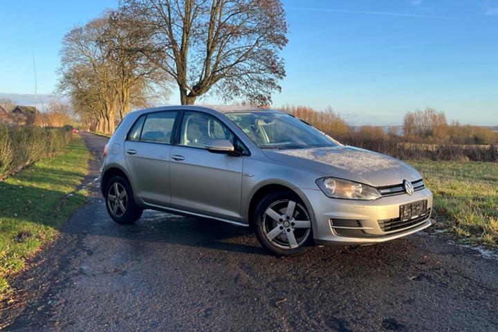 Orange VW Golf VII fra 2014