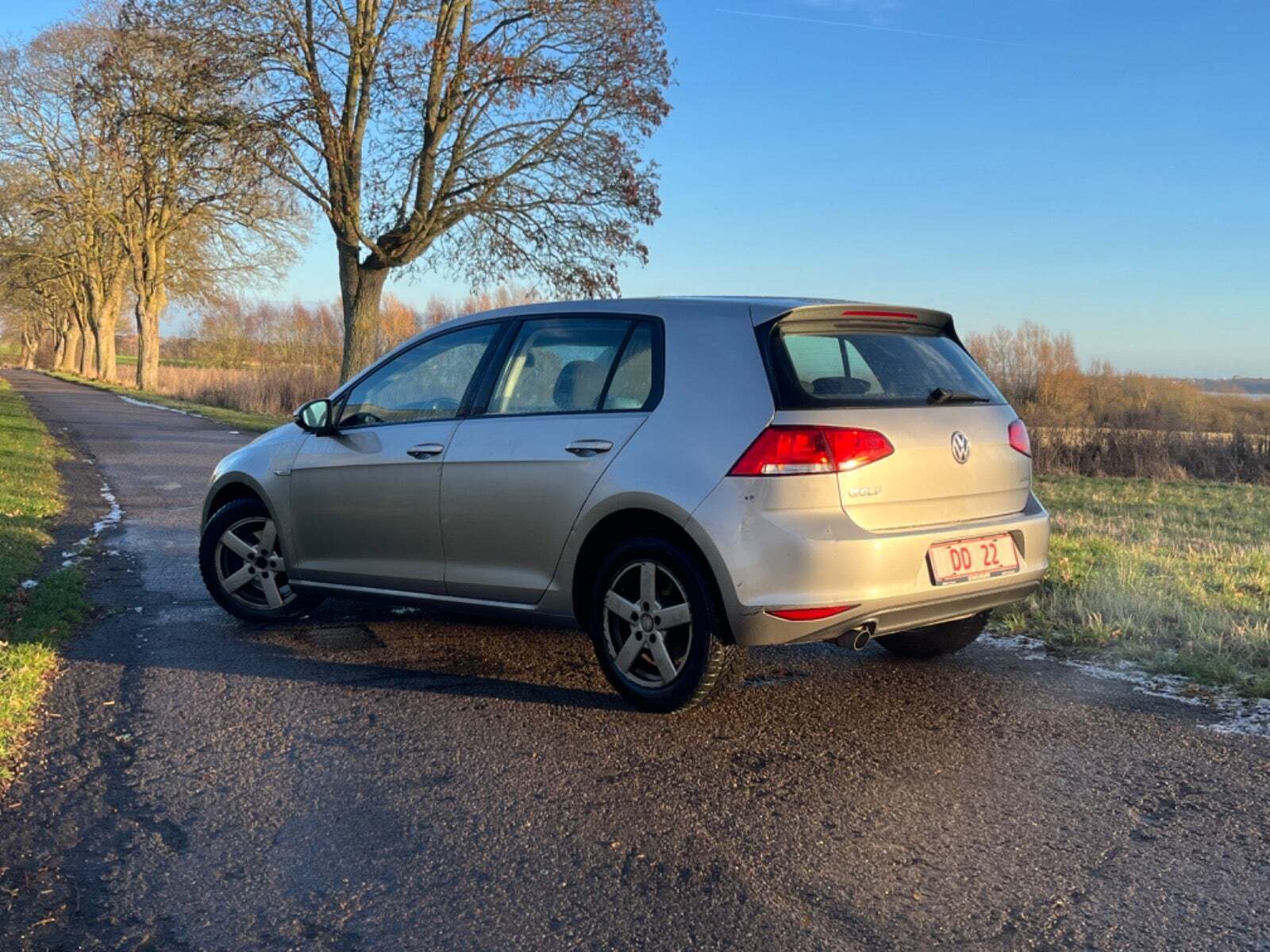 Orange VW Golf VII fra 2014