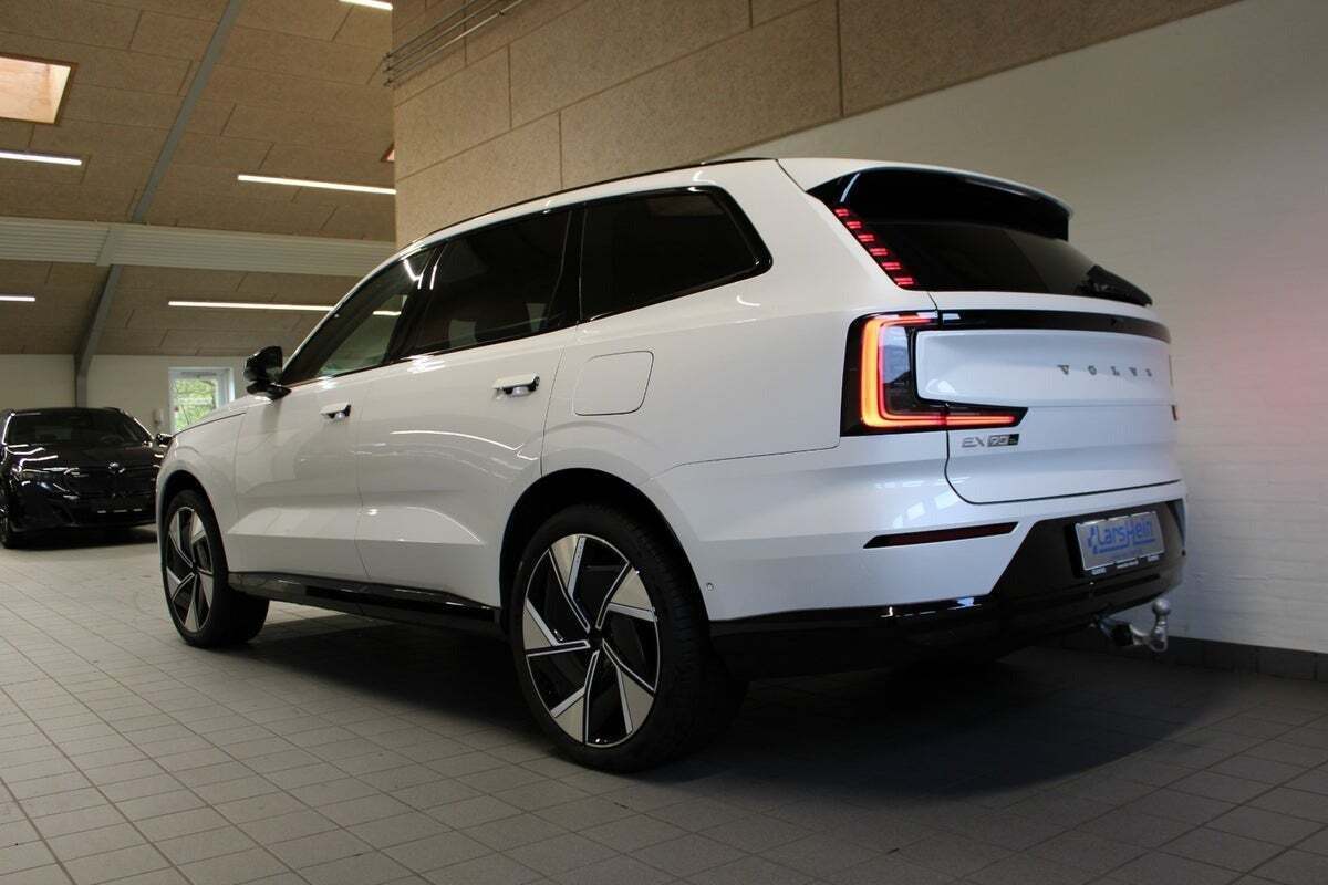 Volvo EX90