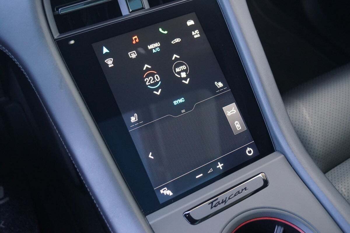 Hvid Porsche Taycan Turbo fra 2022