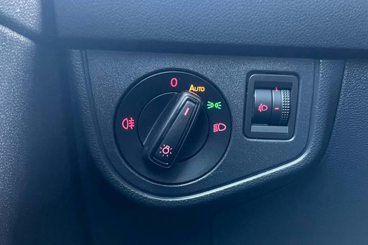 Hvid VW Polo fra 2018