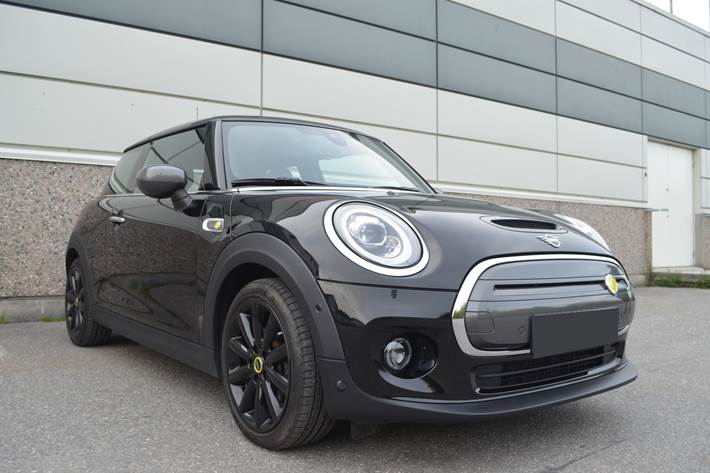 Sort Mini Cooper SE fra 2020