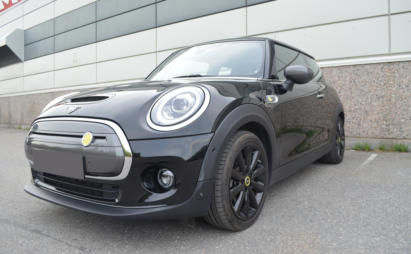 Sort Mini Cooper SE fra 2020